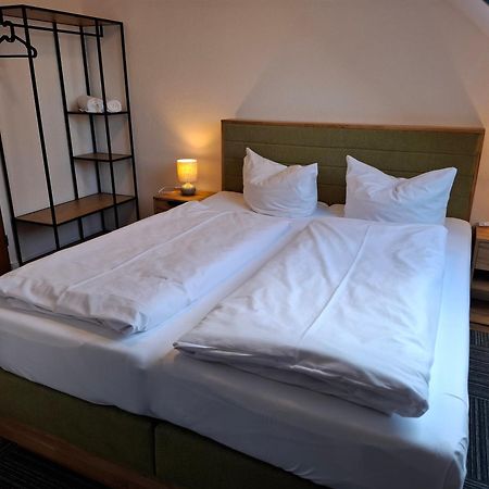 Hotel Am Schwarzen Berg Stade Bagian luar foto