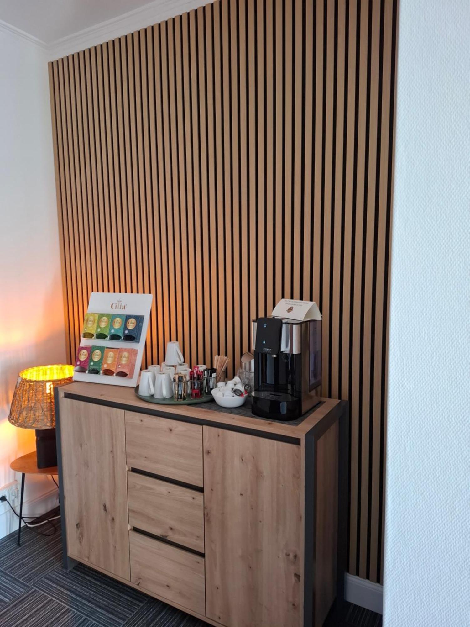 Hotel Am Schwarzen Berg Stade Bagian luar foto
