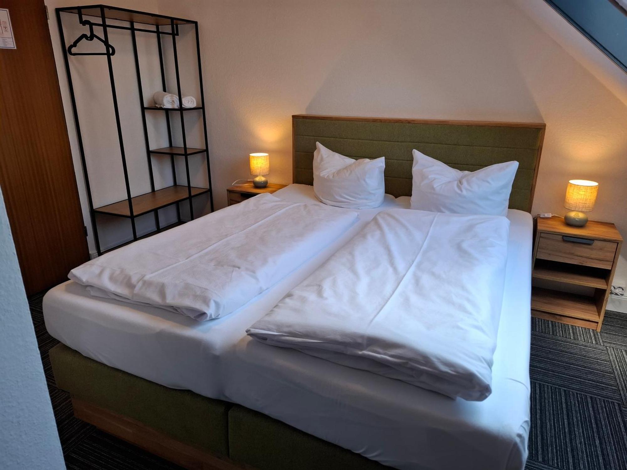 Hotel Am Schwarzen Berg Stade Bagian luar foto